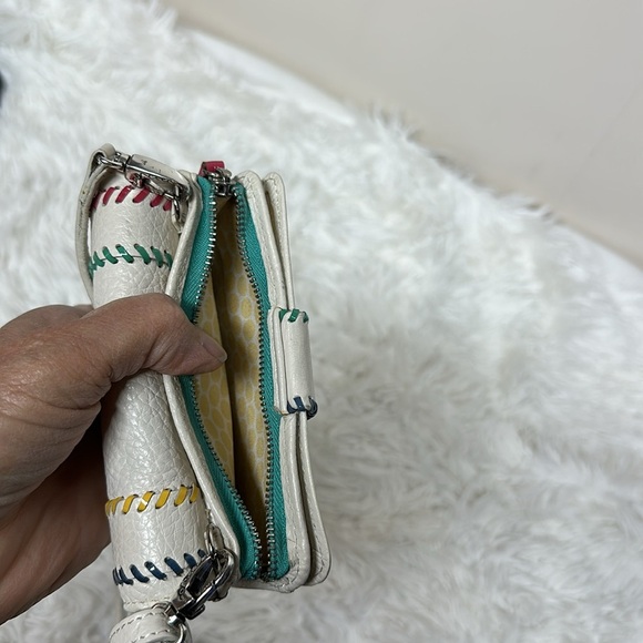 BRIGHTON CROSSBODY LEATHER WALLET W/ STRAP WHITE W/ BLUE RED YELLOW RIBBONS - Picture 9 of 14